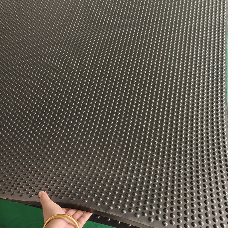 Rubber cowshed mat